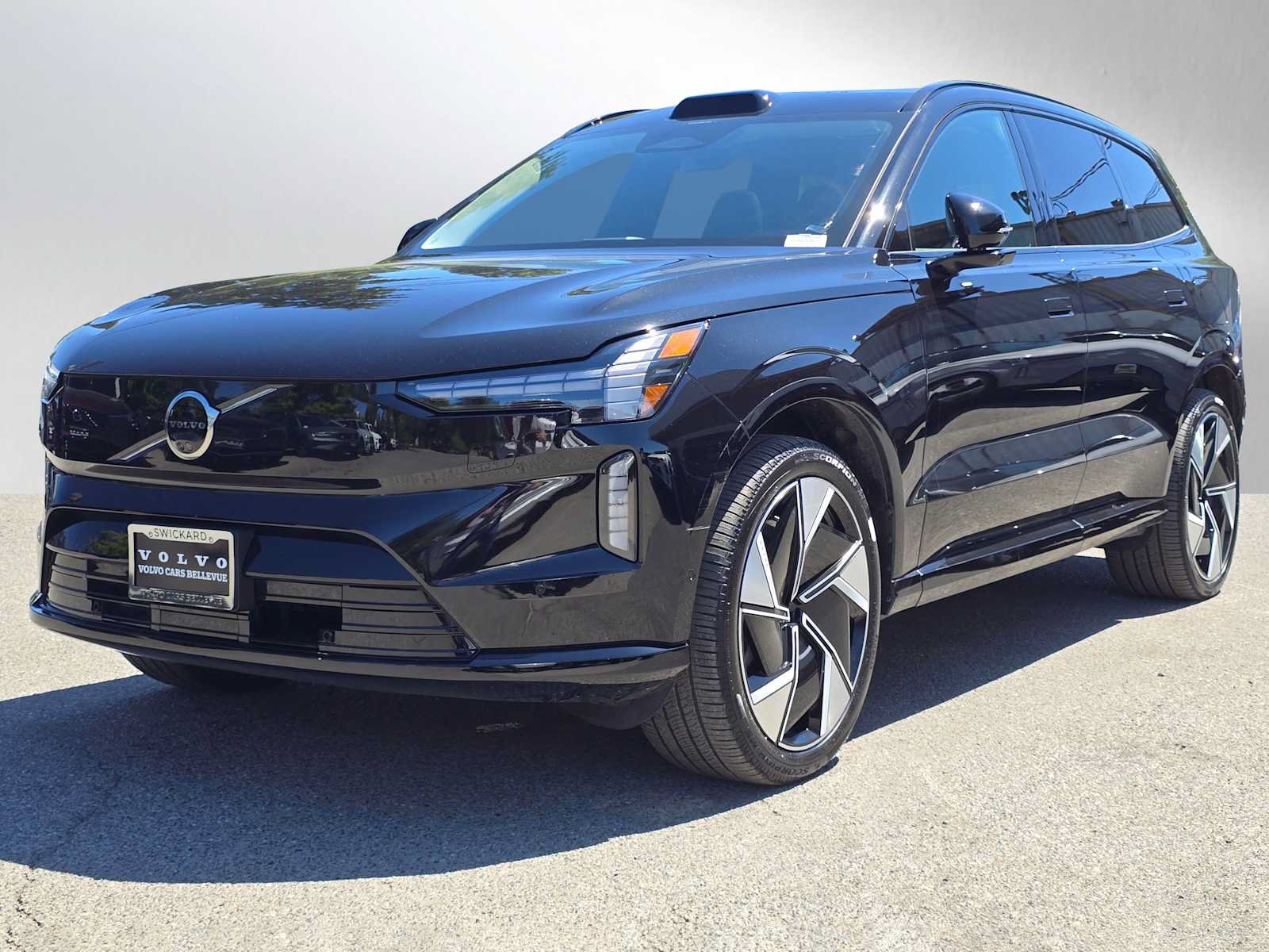 Used 2025 Volvo EX90 Plus w/ Protection Package Premier AWD/4WD image 8