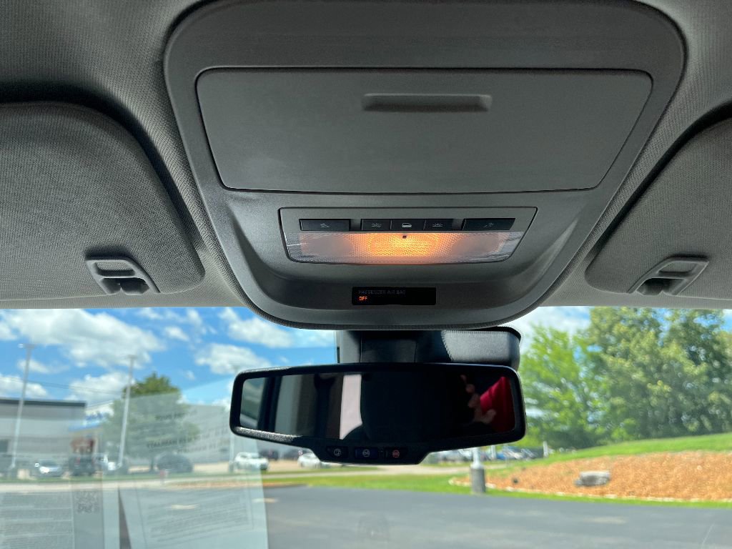 Used 2022 Chevrolet Colorado LT w/ Safety Package image 17