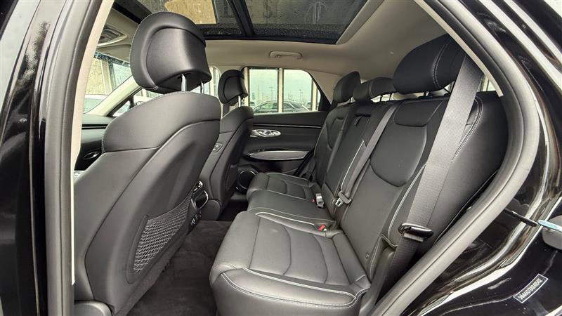 Used 2024 Genesis GV70 2.5T w/ Advanced Package image 19