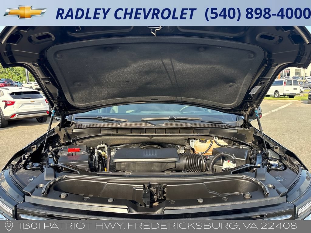 Certified 2025 Chevrolet Suburban LT AWD/4WD image 16