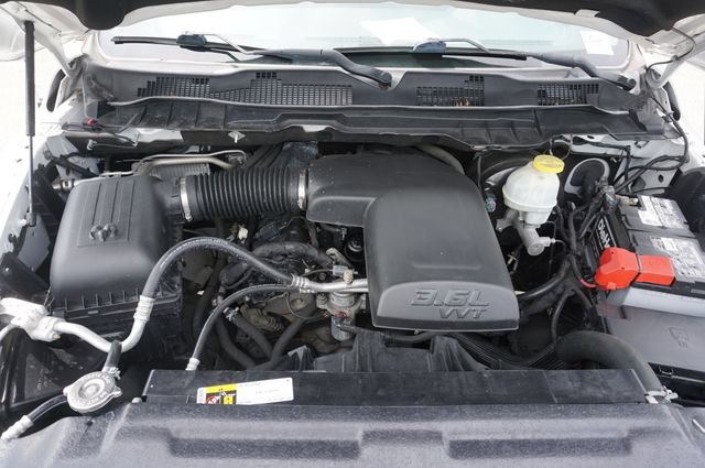 Used 2018 RAM 1500 Express w/ Express Value Package AWD/4WD image 11