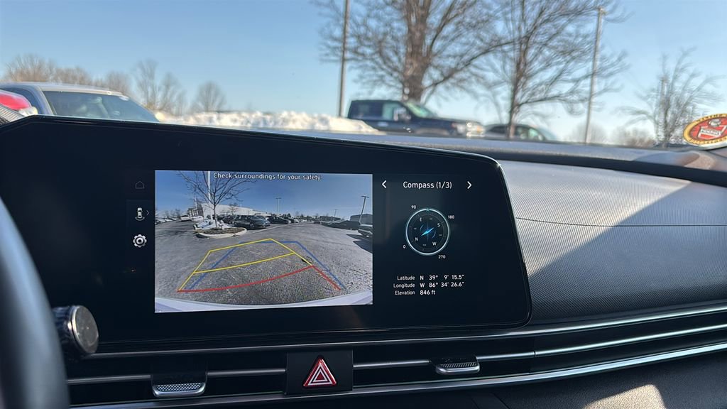 Used 2025 Hyundai Elantra SEL image 22