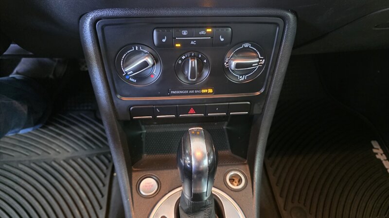 Used 2012 Volkswagen Beetle 2.5 FWD image 16