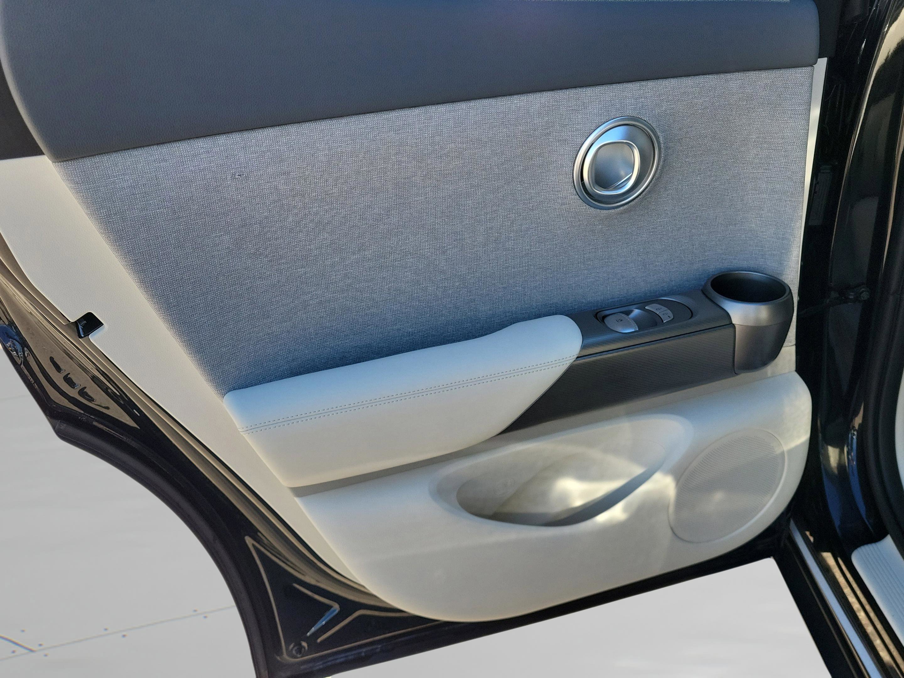 Used 2024 Genesis GV60 RWD image 14