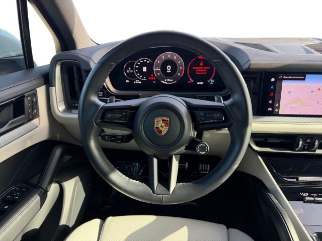 Used 2024 Porsche Cayenne S AWD/4WD image 13