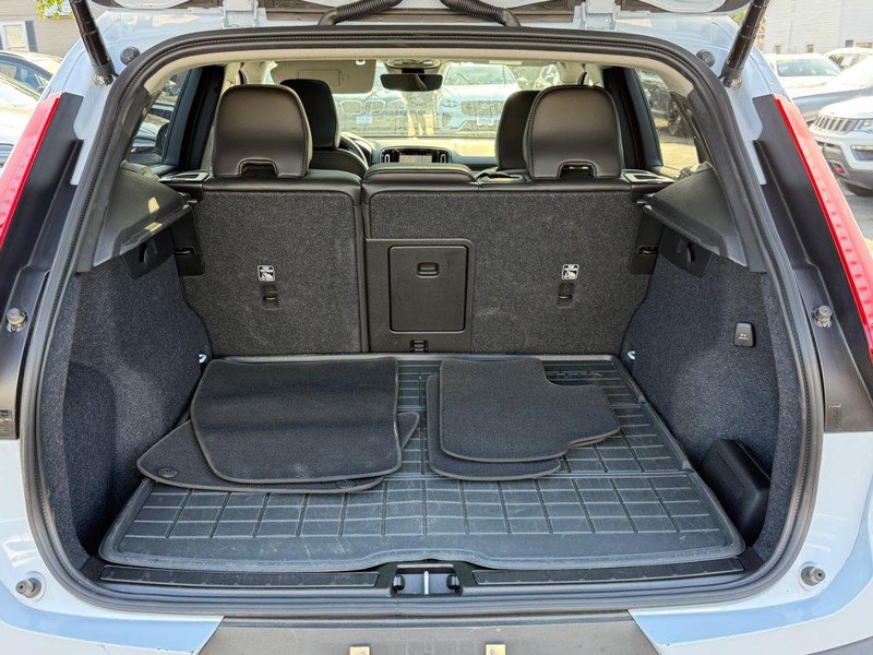 Used 2026 Volvo XC40 B5 Plus AWD/4WD image 5