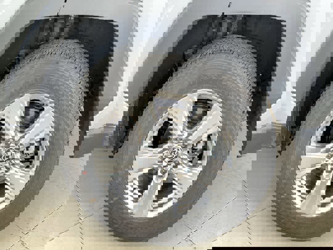 Used 2025 Toyota RAV4 LE AWD/4WD image 13