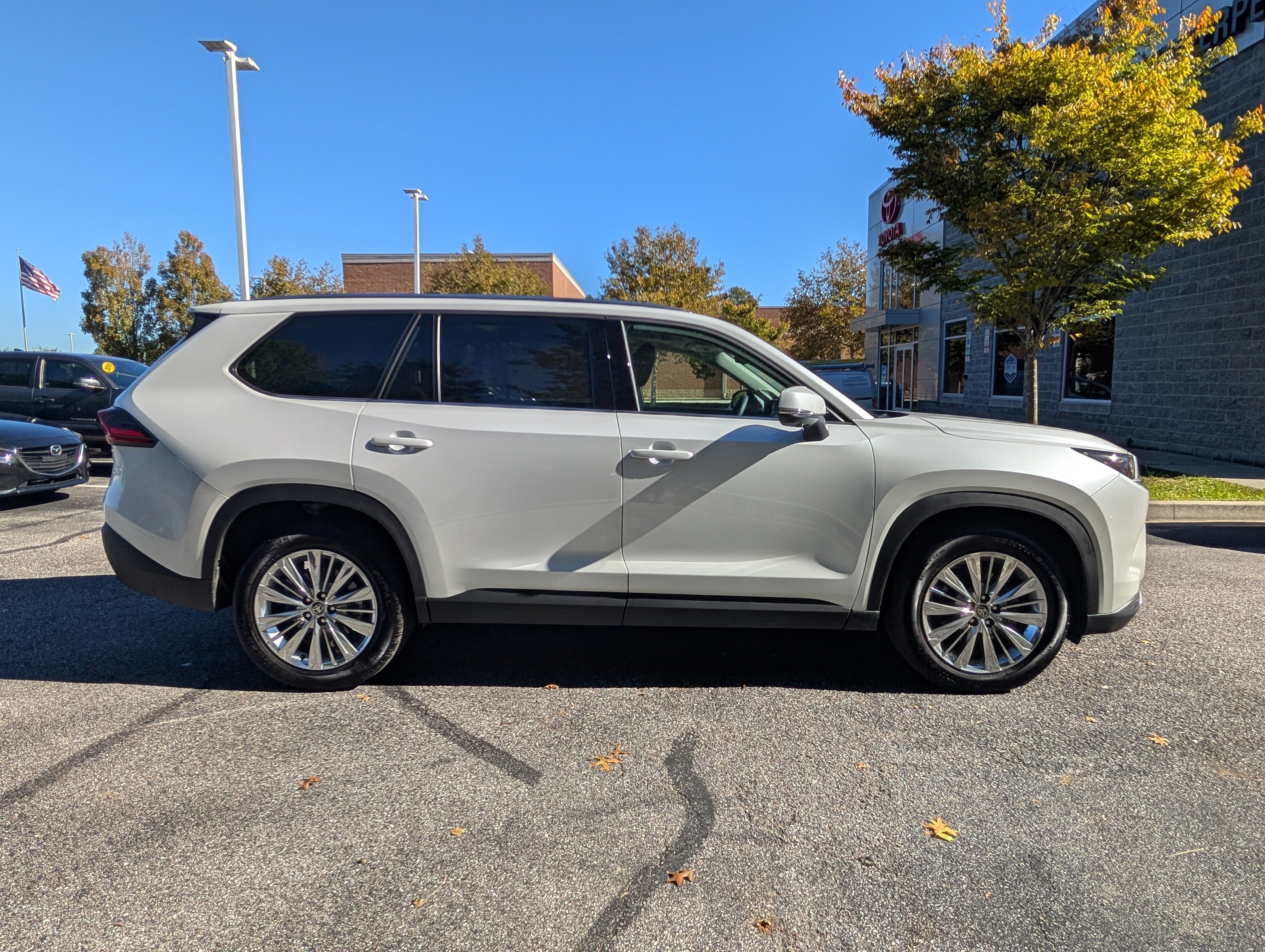 Used 2026 Toyota Grand Highlander AWD image 2