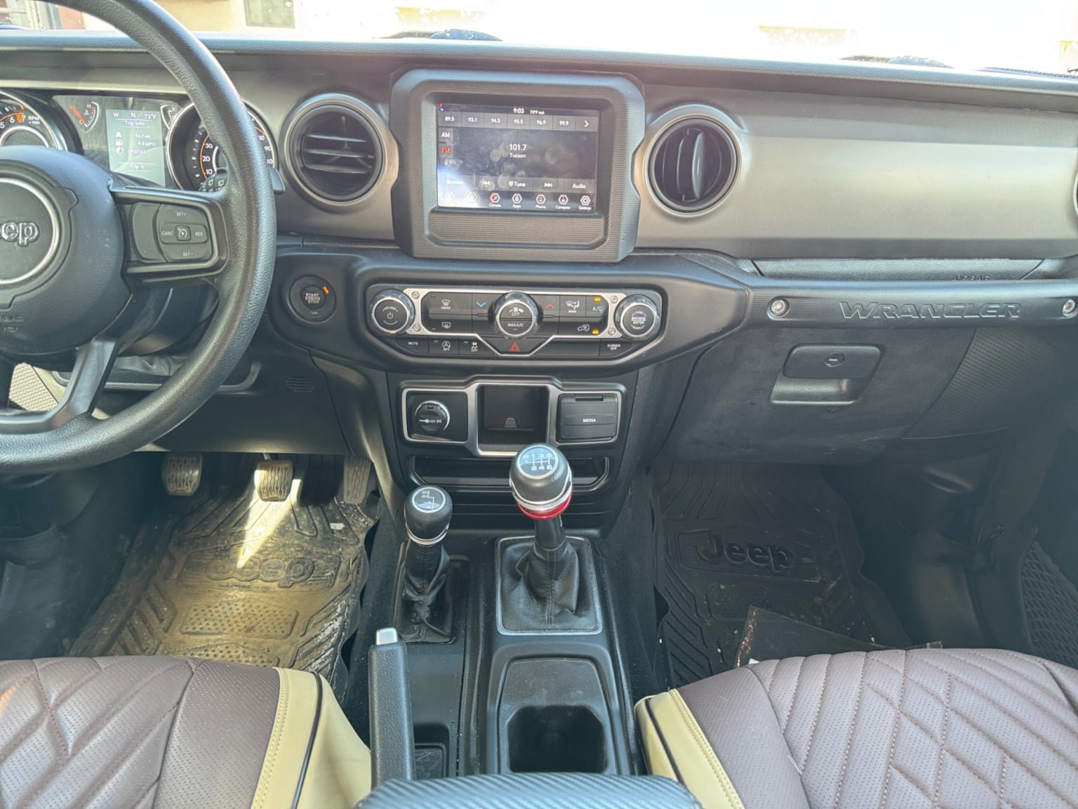 Used 2022 Jeep Wrangler Sport AWD/4WD image 15