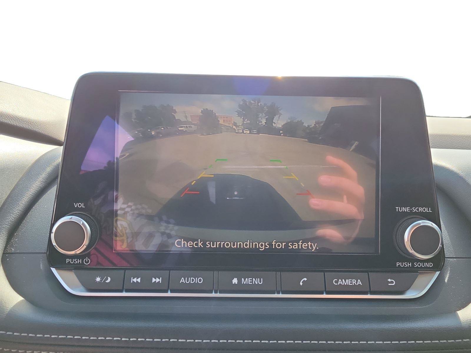 Used 2022 Nissan Rogue S FWD image 17