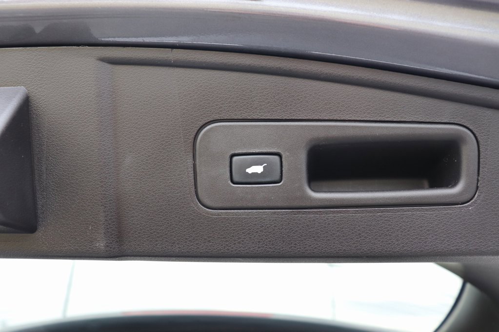 Used 2020 Acura MDX A-Spec image 12