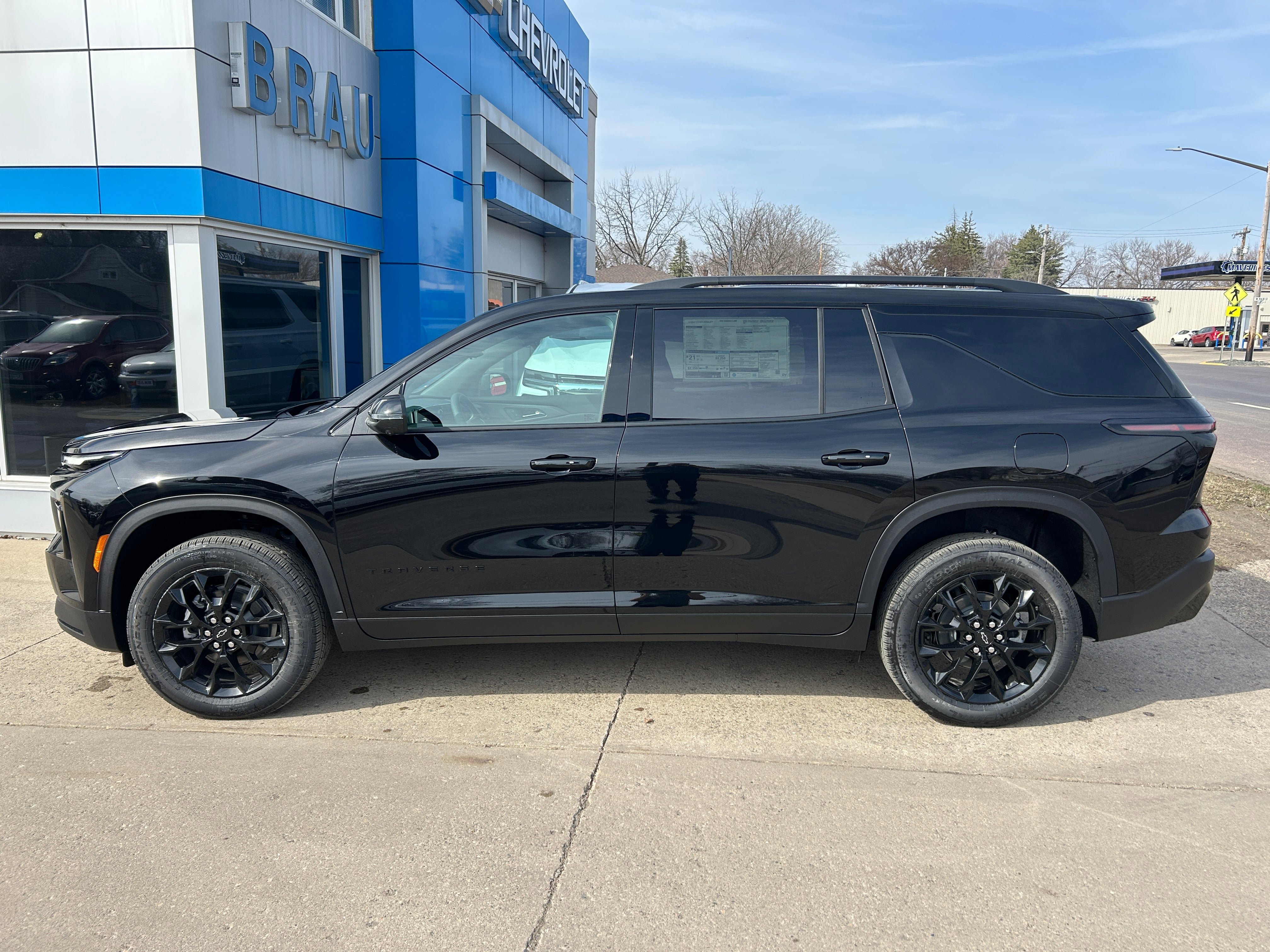 New 2026 Chevrolet Traverse LT w/ Midnight/Sport Edition
