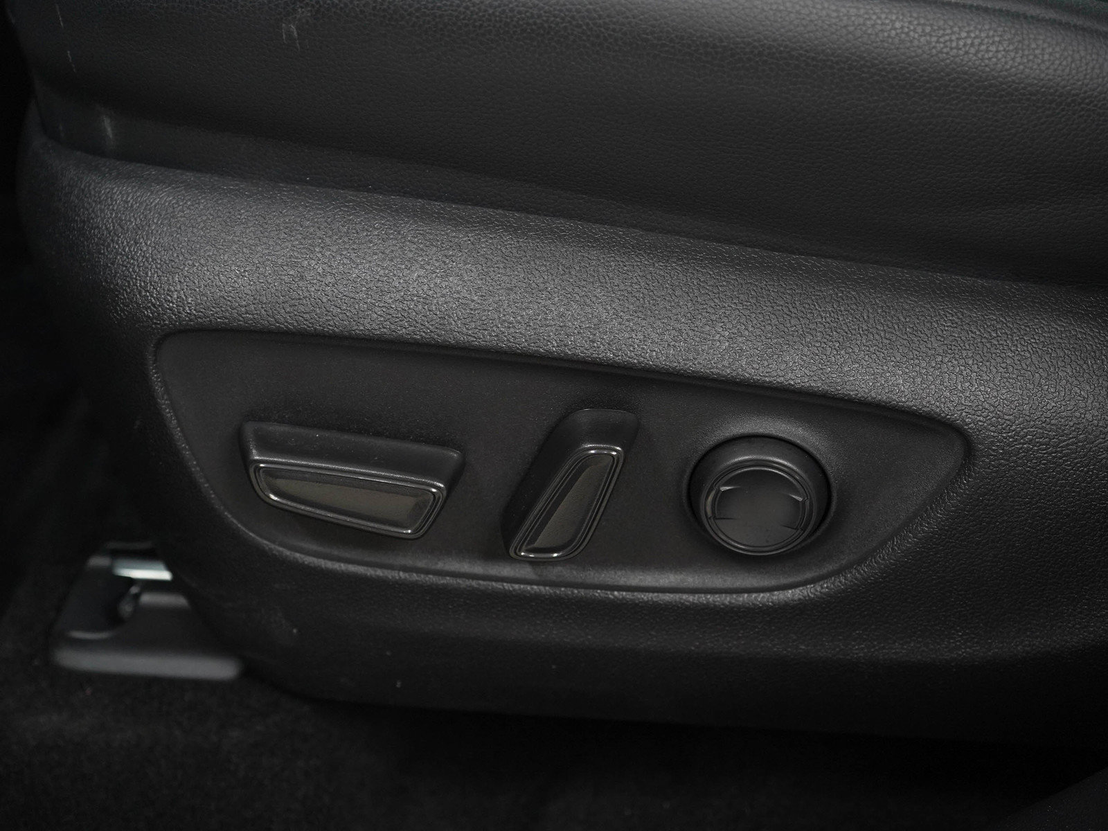 Used 2025 Toyota Highlander XLE AWD/4WD image 24