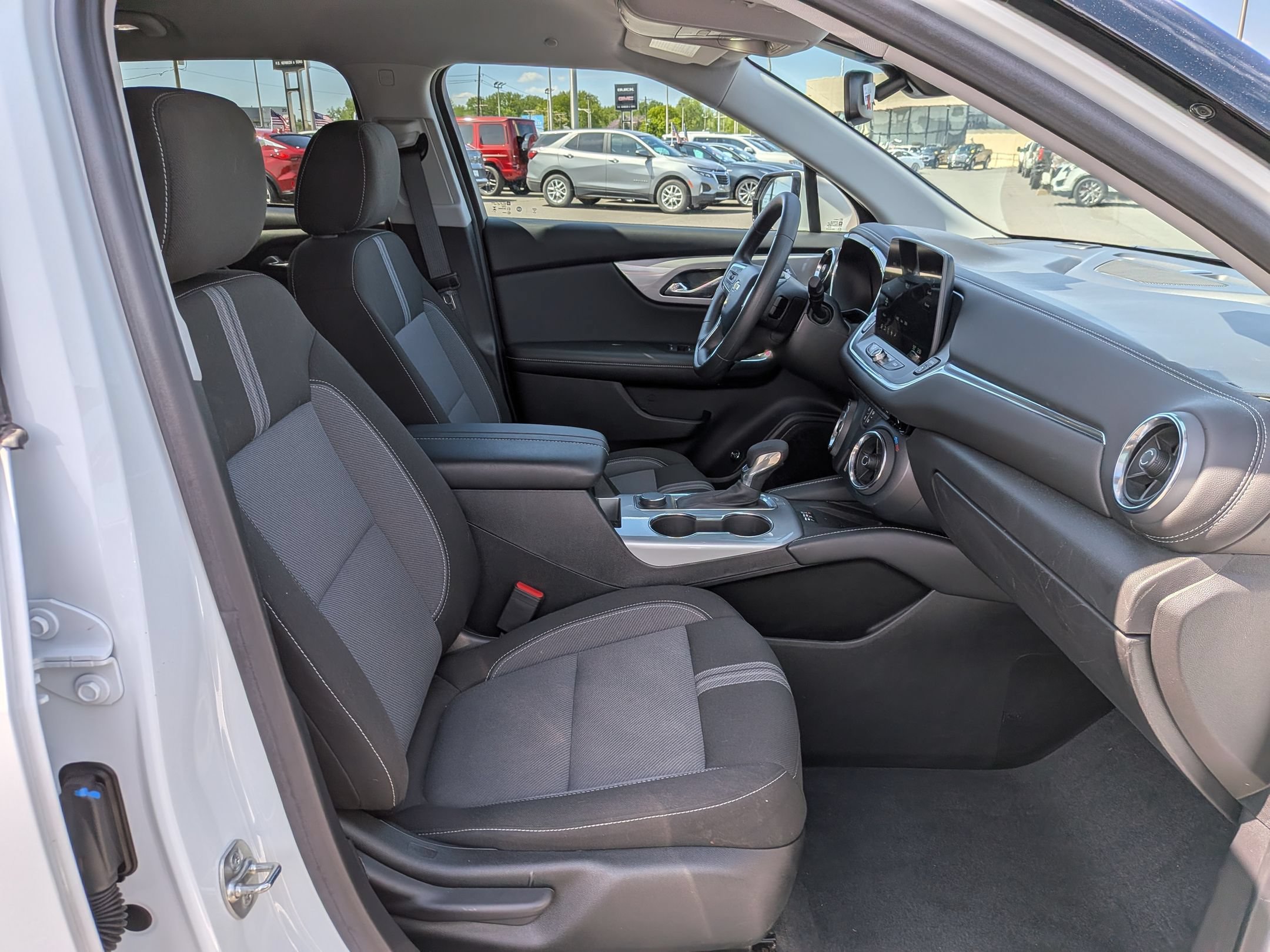 Certified 2024 Chevrolet Blazer LT w/ Convenience Package FWD image 27