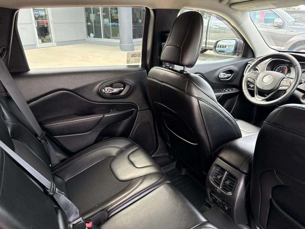 Used 2019 Jeep Cherokee Trailhawk w/ Cold Weather Group AWD/4WD image 45
