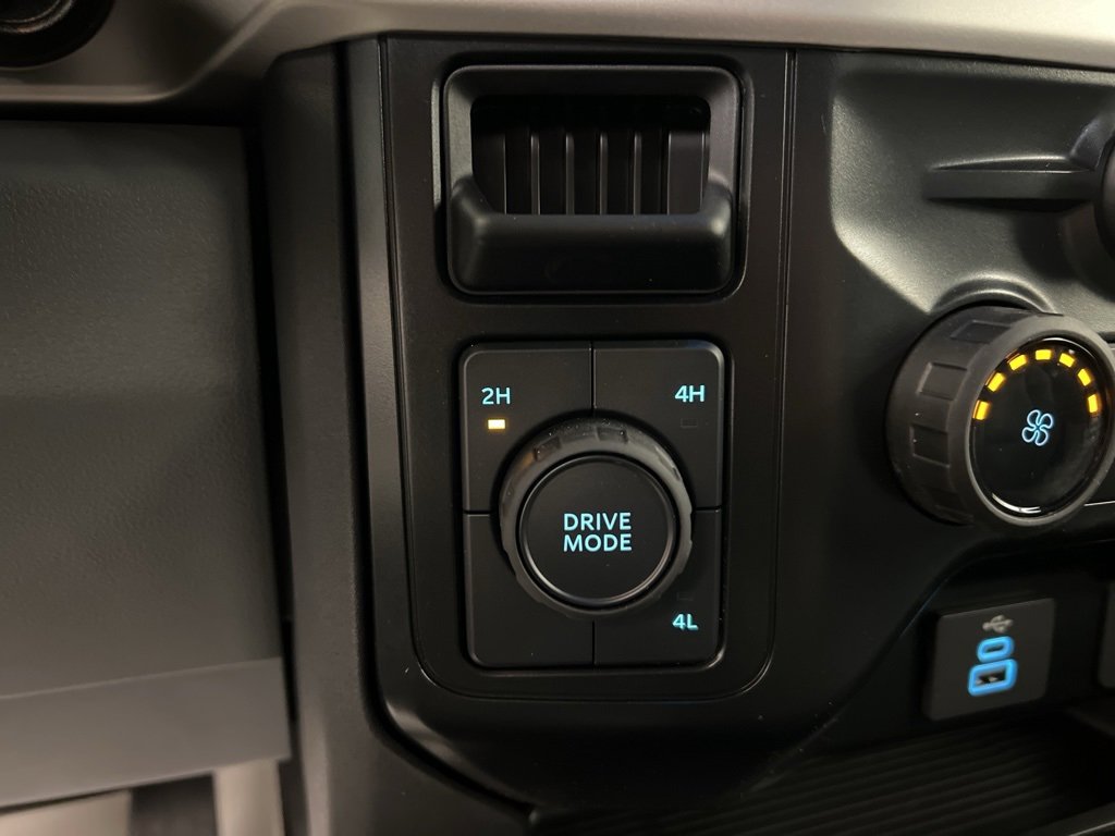 New 2025 Ford F550 4x4 Regular Cab Super Duty image 16