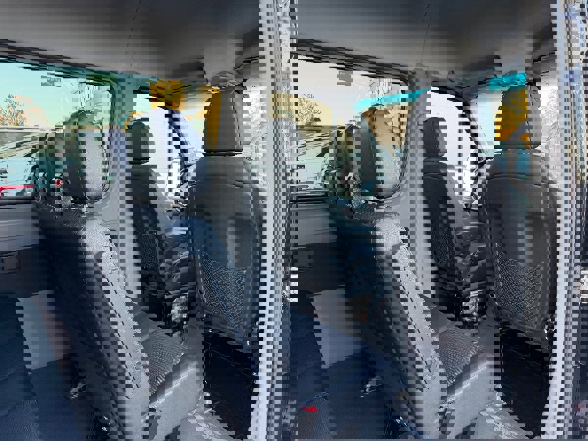 Used 2016 Mercedes-Benz Sprinter 2500 image 12