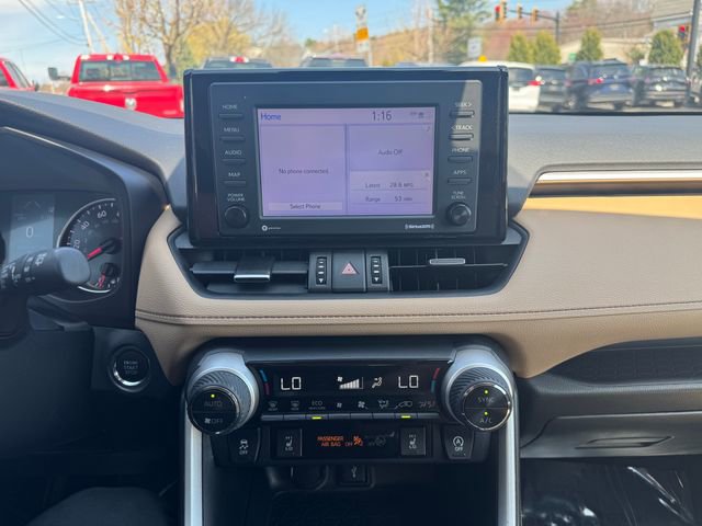 Used 2020 Toyota RAV4 XLE Premium image 30