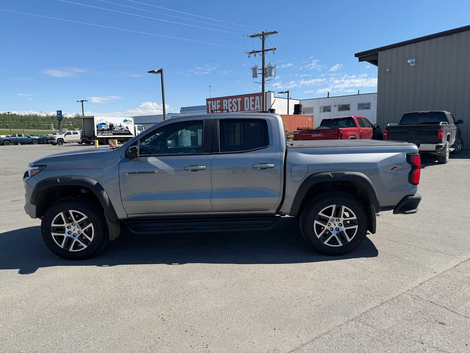 Used 2023 Chevrolet Colorado Z71 w/ Z71 Convenience Package 2 AWD/4WD image 2
