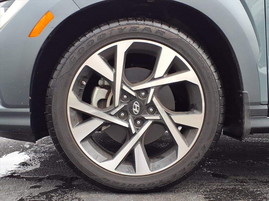 Certified 2022 Hyundai Kona Limited w/ Cargo Package image 9