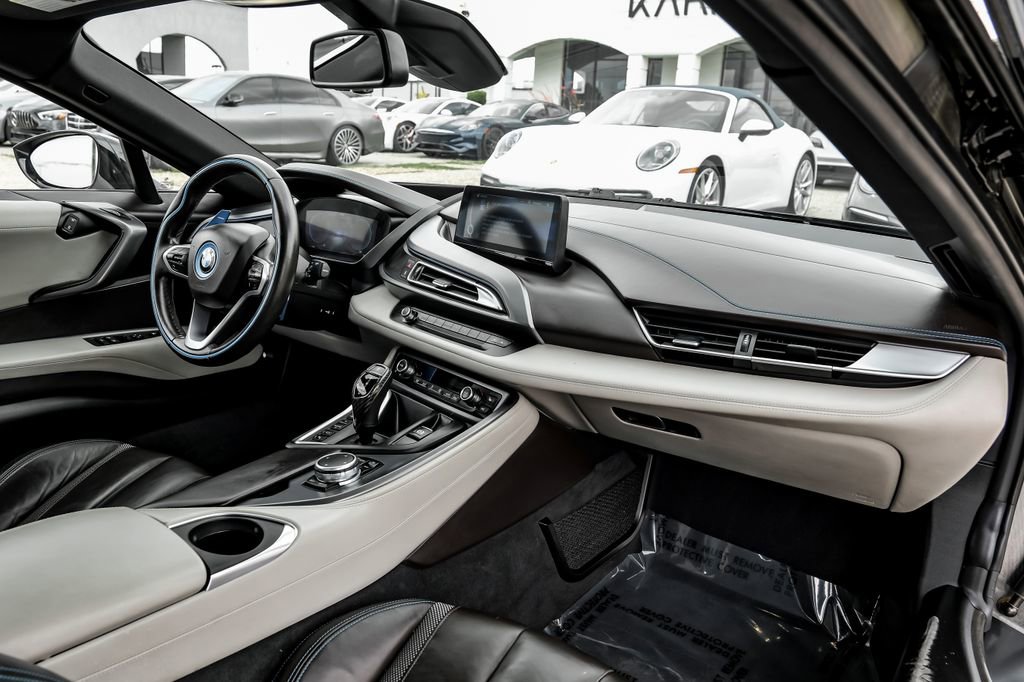 Used 2015 BMW i8 image 10