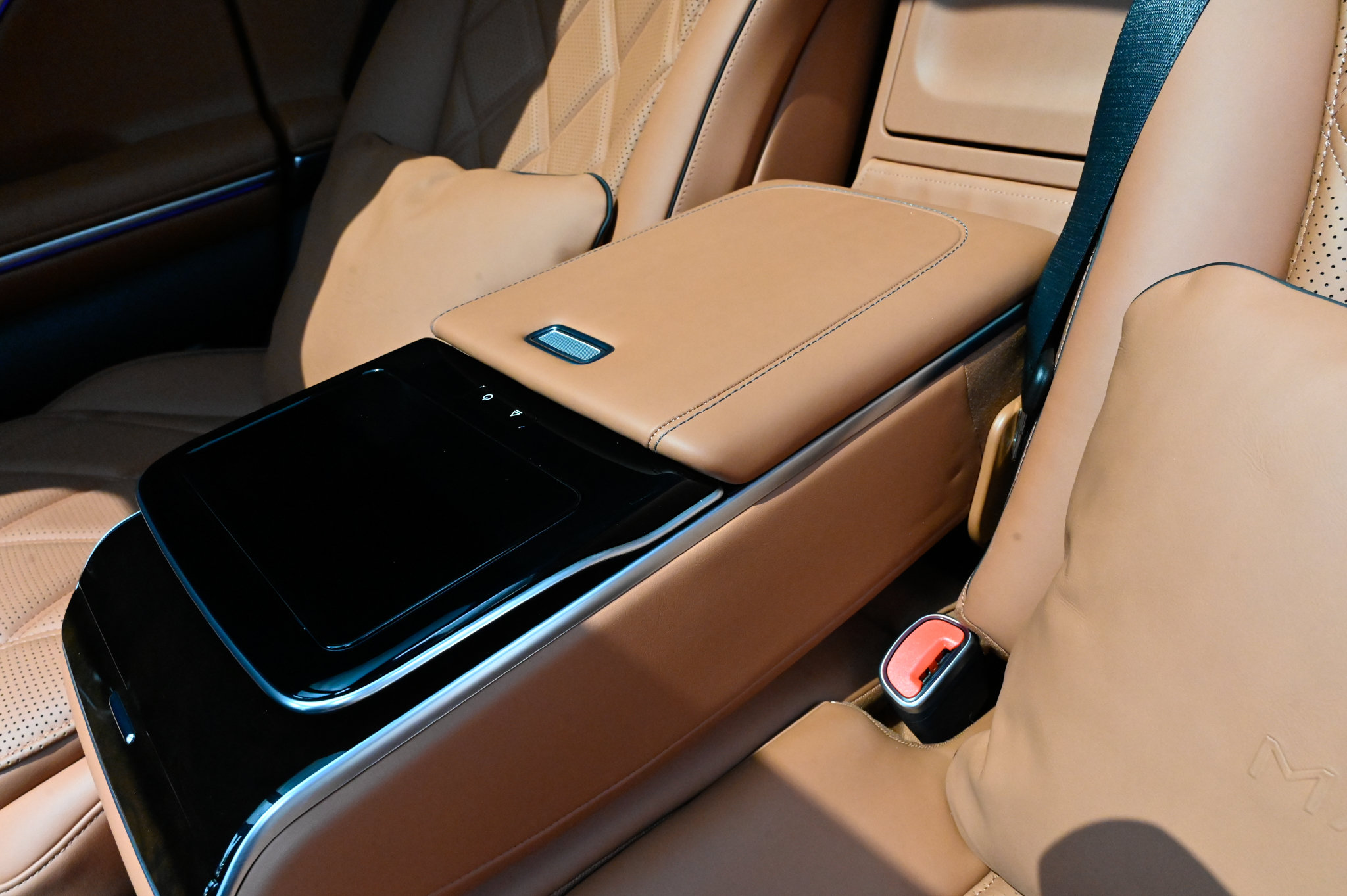 Used 2023 Mercedes-Benz Maybach S 680 4MATIC w/ Manufaktur Leather Package image 44