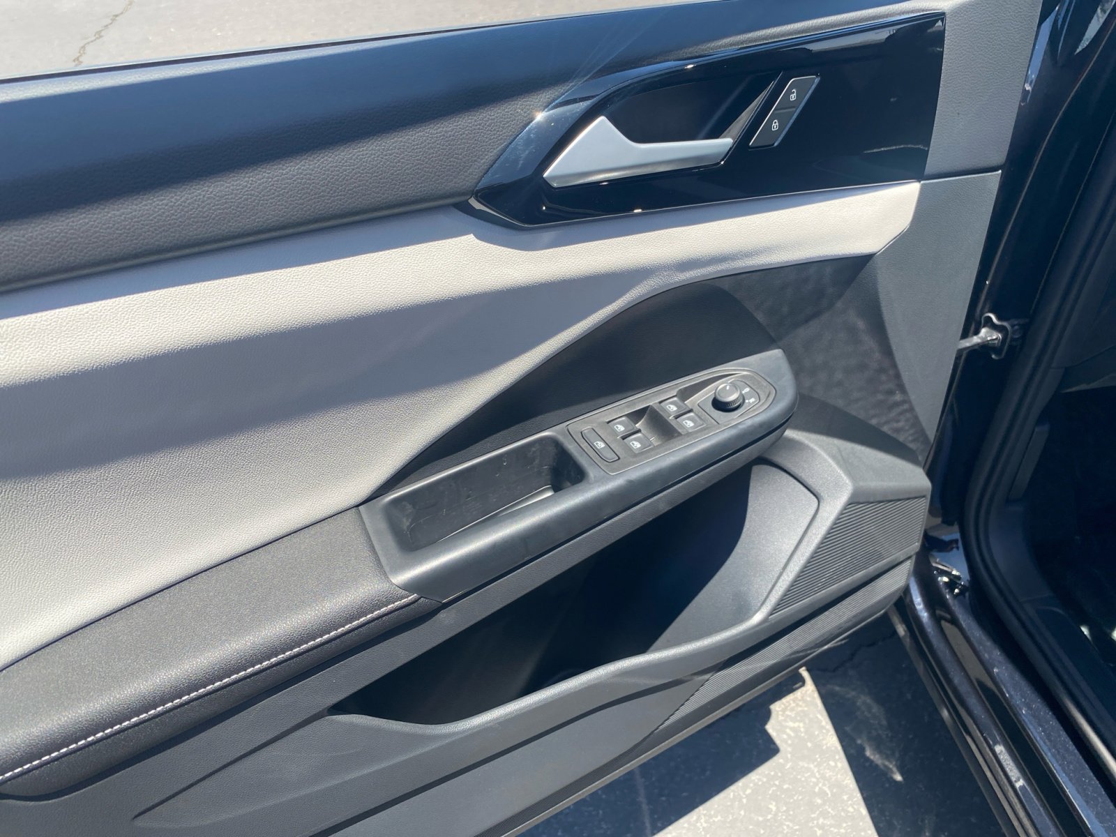 New 2025 Volkswagen Taos S image 13