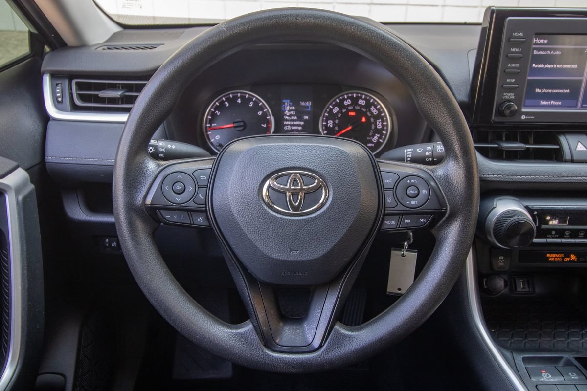 Used 2022 Toyota RAV4 LE FWD image 30
