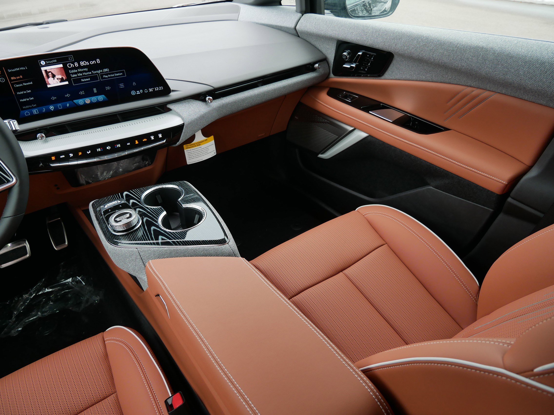 New 2026 Cadillac Optiq Luxury 2 w/ LPO, Floor Liner Package image 13