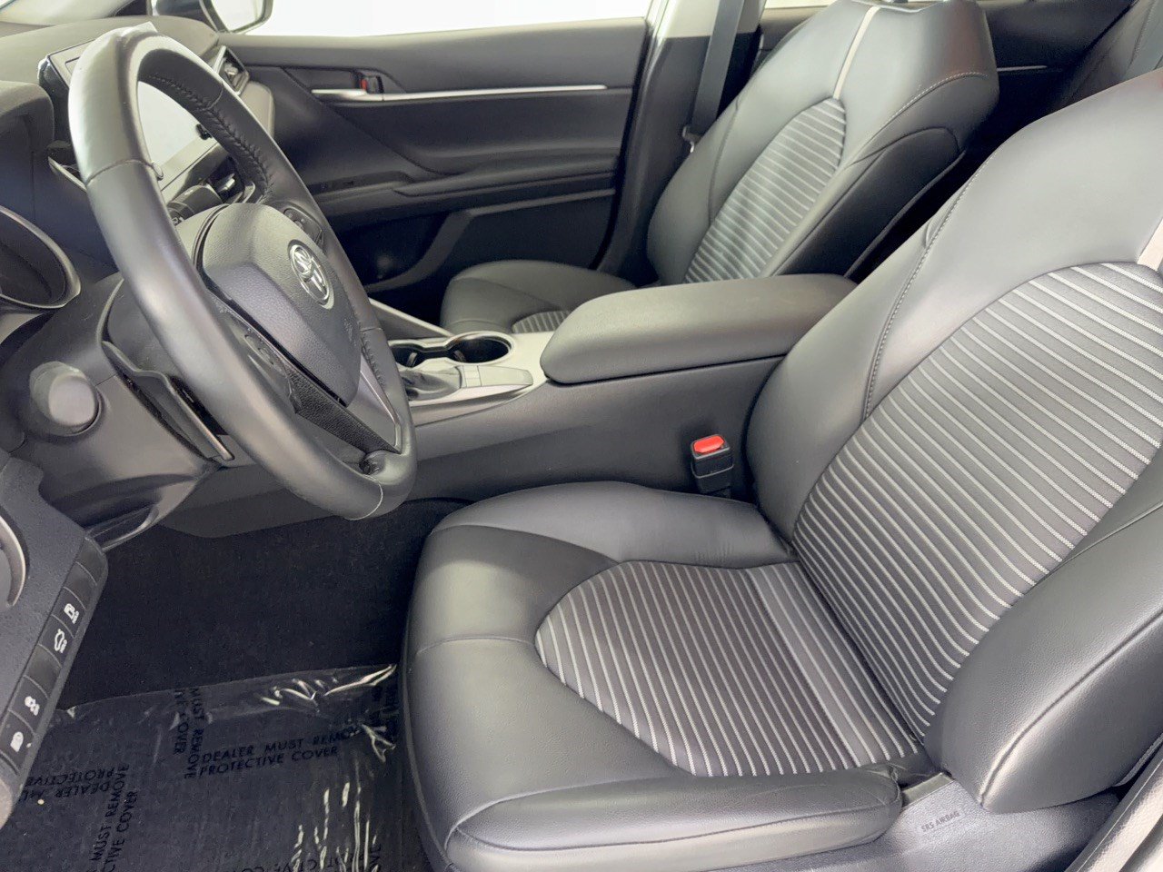 Used 2024 Toyota Camry SE w/ Convenience Package FWD image 5
