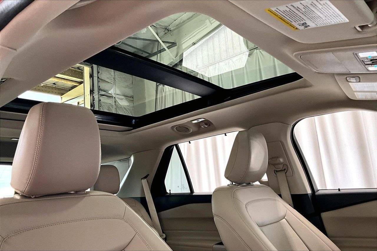 Certified 2024 Ford Explorer Limited w/ Limited Technology Package image 27