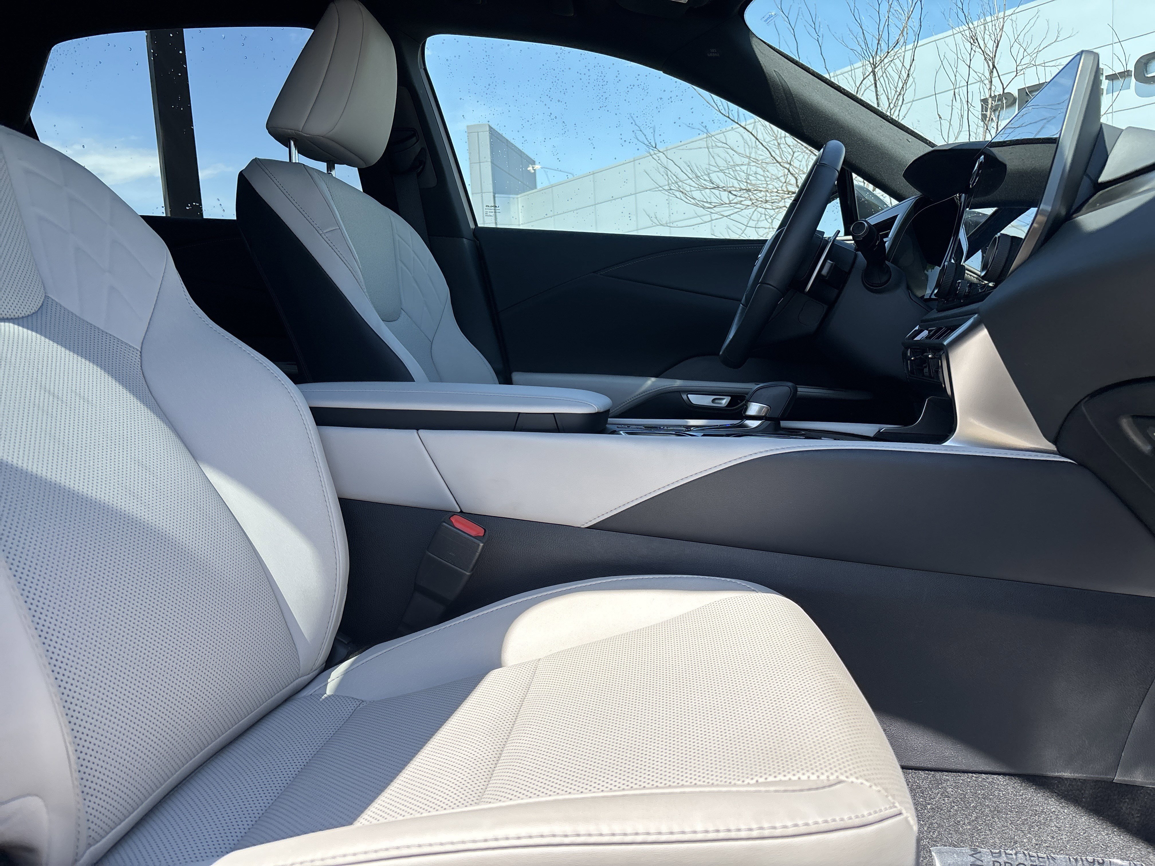 Used 2025 Lexus RX 350 Premium image 34