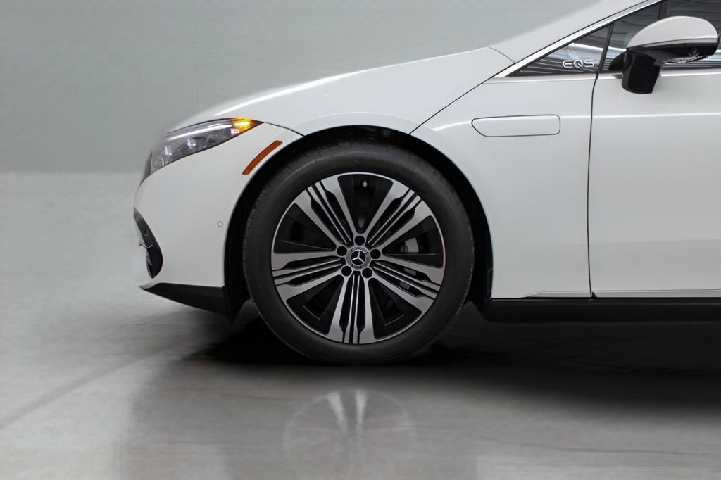 Used 2023 Mercedes-Benz EQS 450+ Sedan image 29