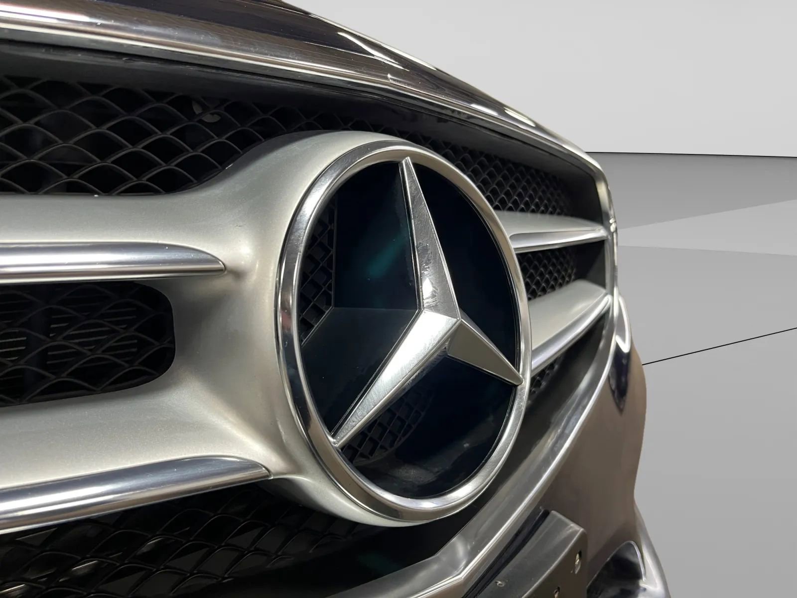 Used 2015 Mercedes-Benz E 350 Sedan w/ Premium 1 Package image 42