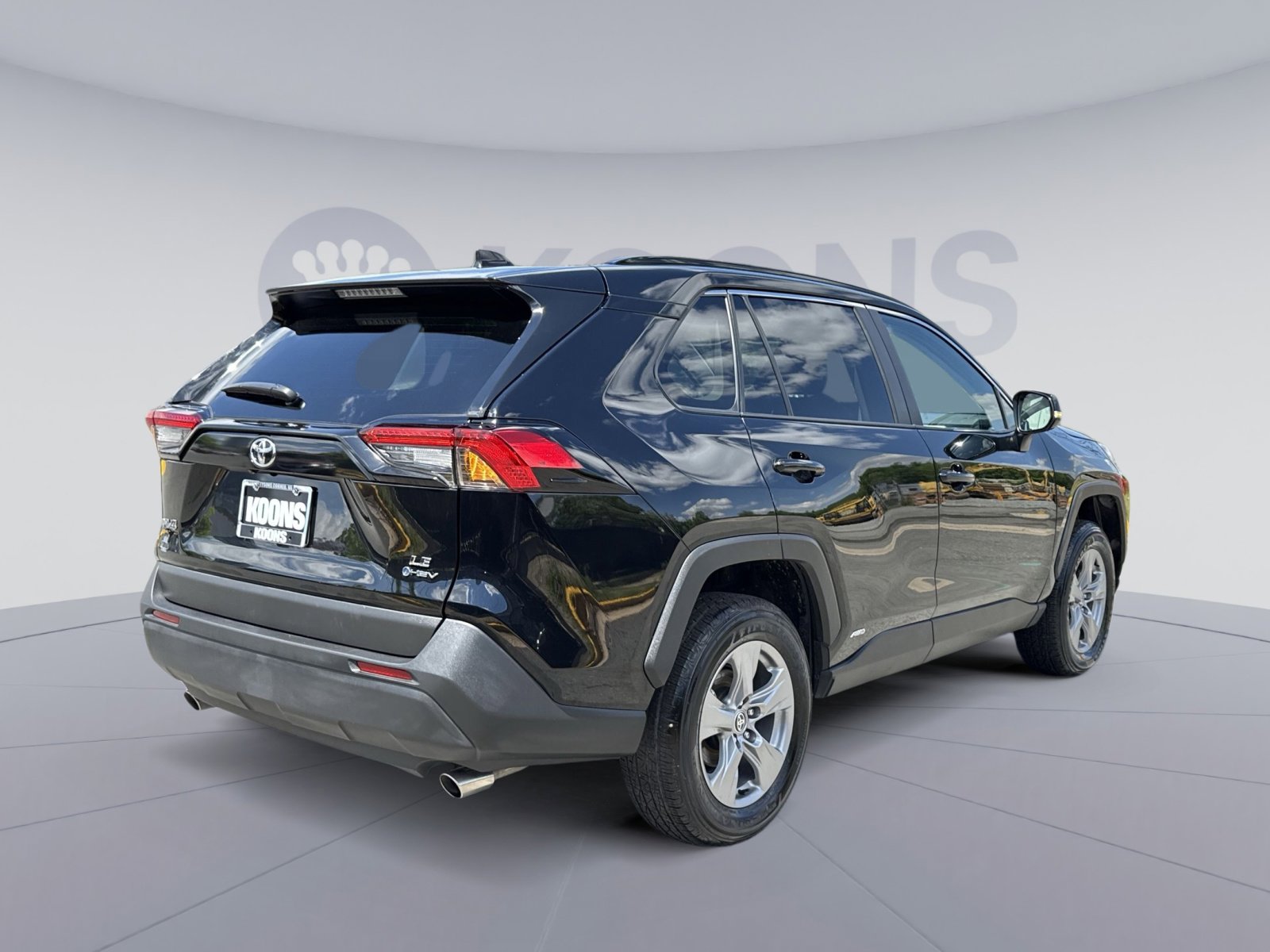 Used 2025 Toyota RAV4 LE AWD/4WD image 11
