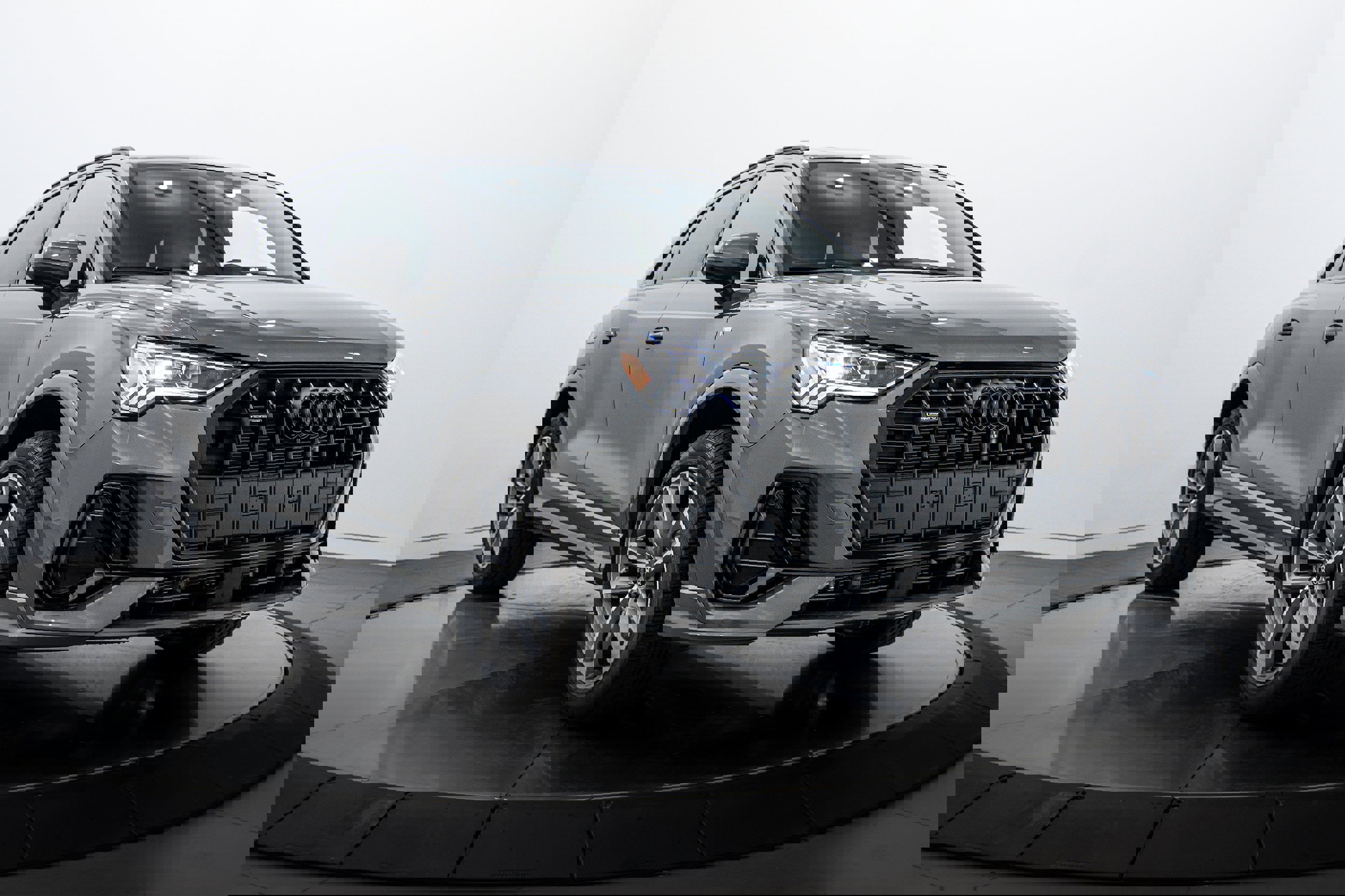 New 2025 Audi Q3 2.0T Premium image 2