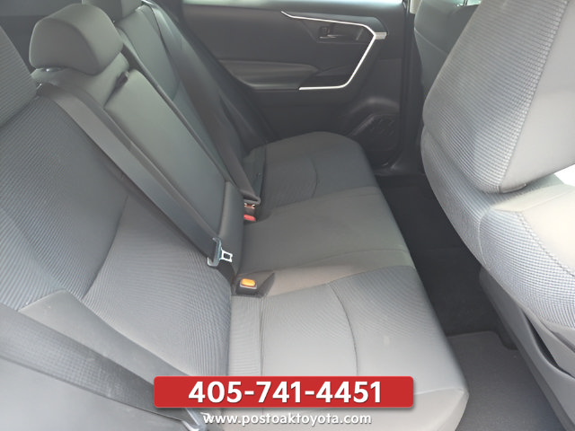 Used 2021 Toyota RAV4 LE AWD/4WD image 33
