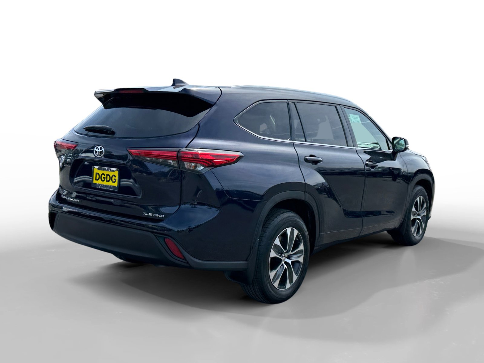 Used 2021 Toyota Highlander XLE image 5