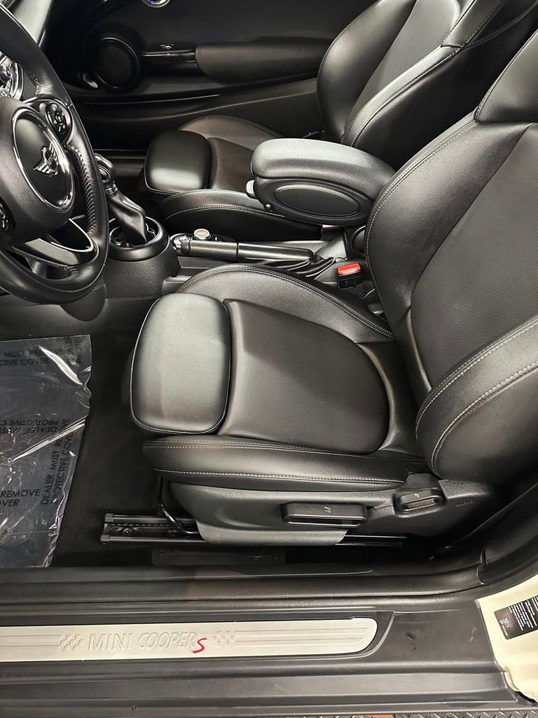 Used 2018 MINI Cooper S image 13