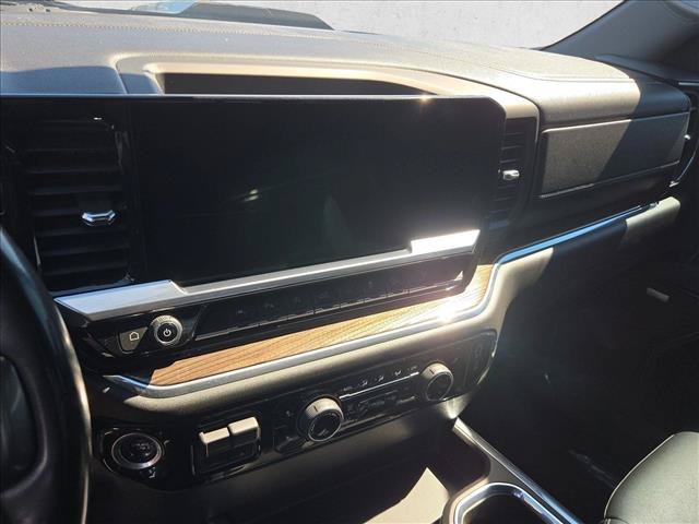 Used 2023 Chevrolet Silverado 1500 LT Trail Boss w/ LT Trail Boss Premium Package AWD/4WD image 9