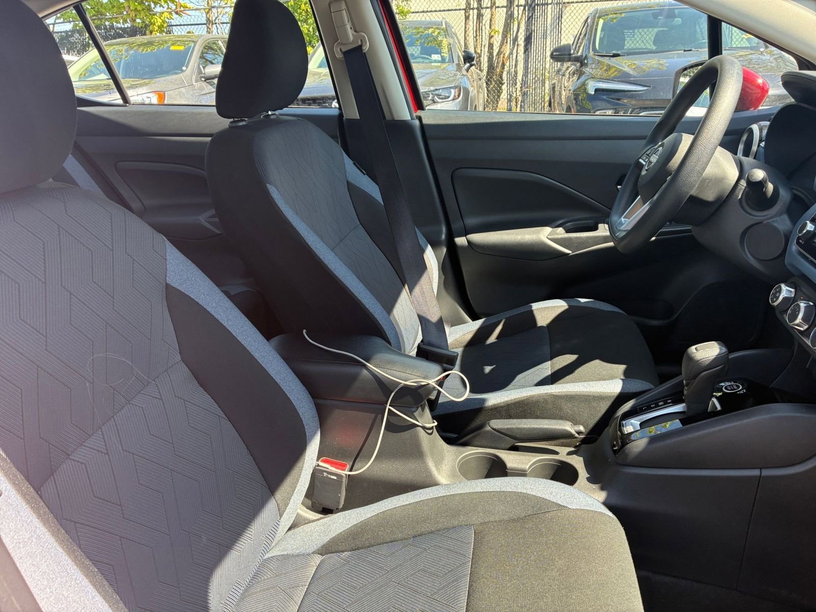 Used 2025 Nissan Versa SV FWD image 31