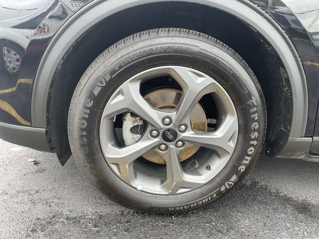 Used 2025 Ford Escape ST-Line FWD image 13