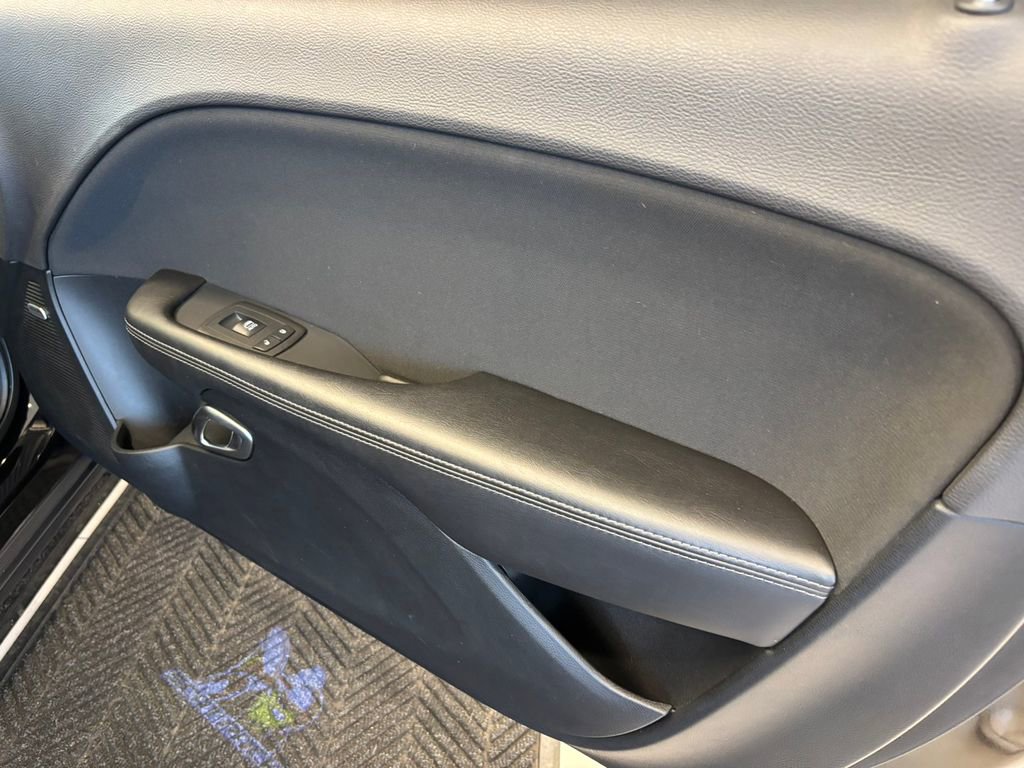 Used 2018 Dodge Challenger R/T Scat Pack w/ Driver Convenience Group image 22