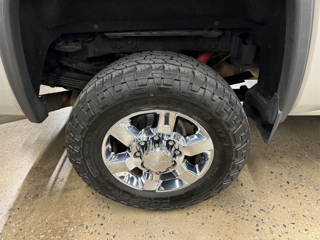 Used 2017 GMC Sierra 3500 Denali w/ Duramax Plus Package AWD/4WD image 17