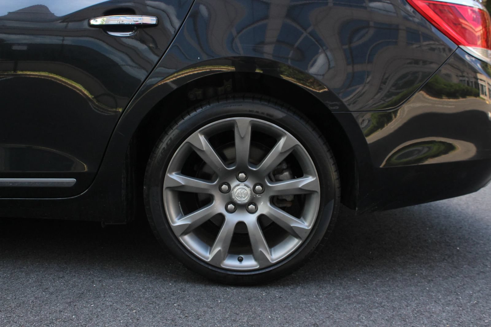 Used 2013 Buick LaCrosse Touring FWD image 10