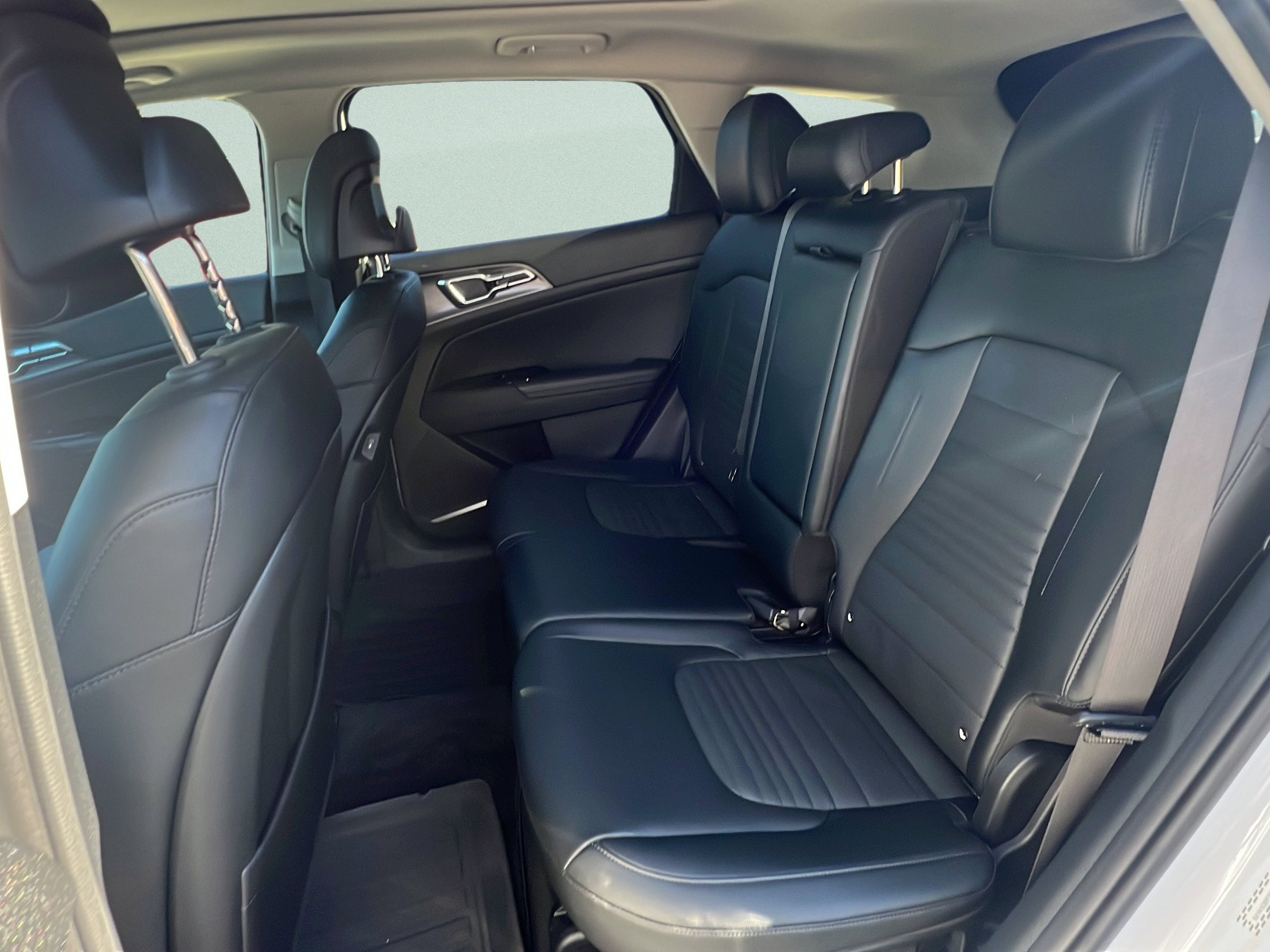 Certified 2025 Kia Sportage SX FWD image 13
