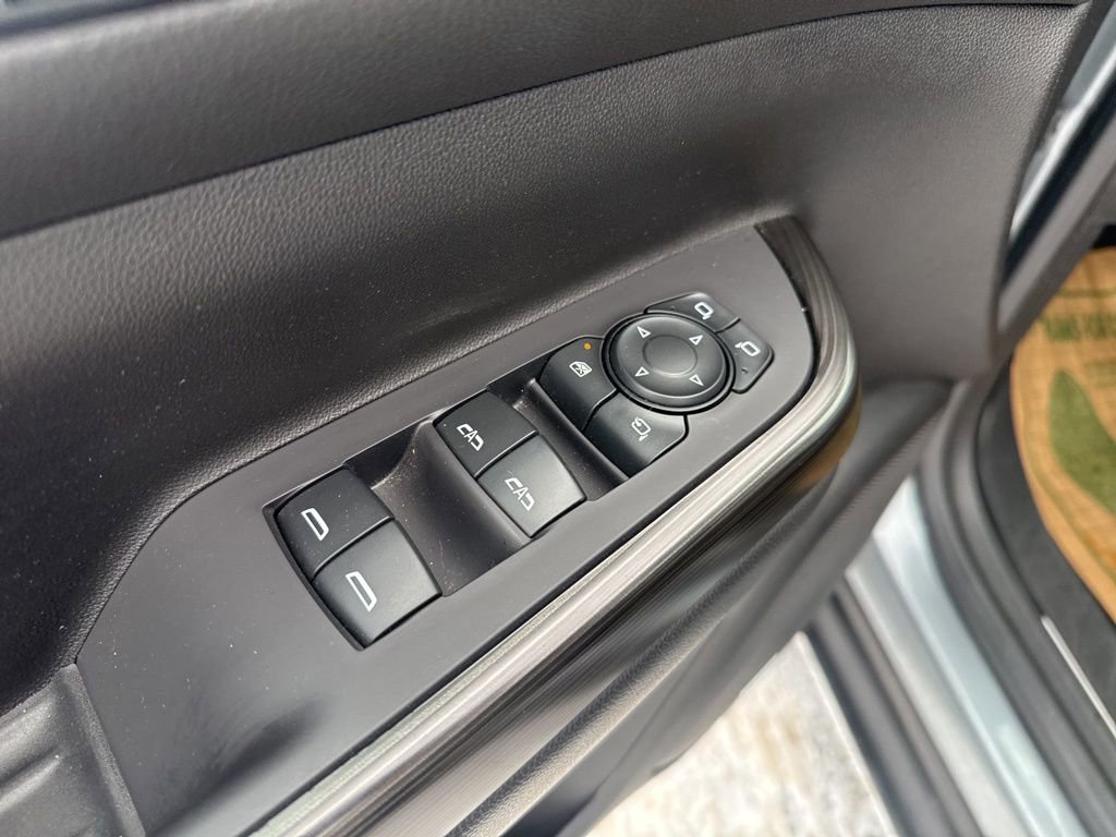 Used 2022 GMC Acadia SLT w/ Elevation Edition image 18