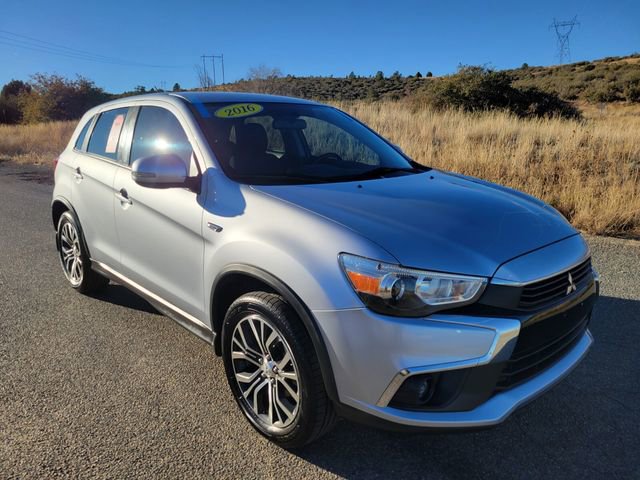 Used 2016 Mitsubishi Outlander Sport ES image 2
