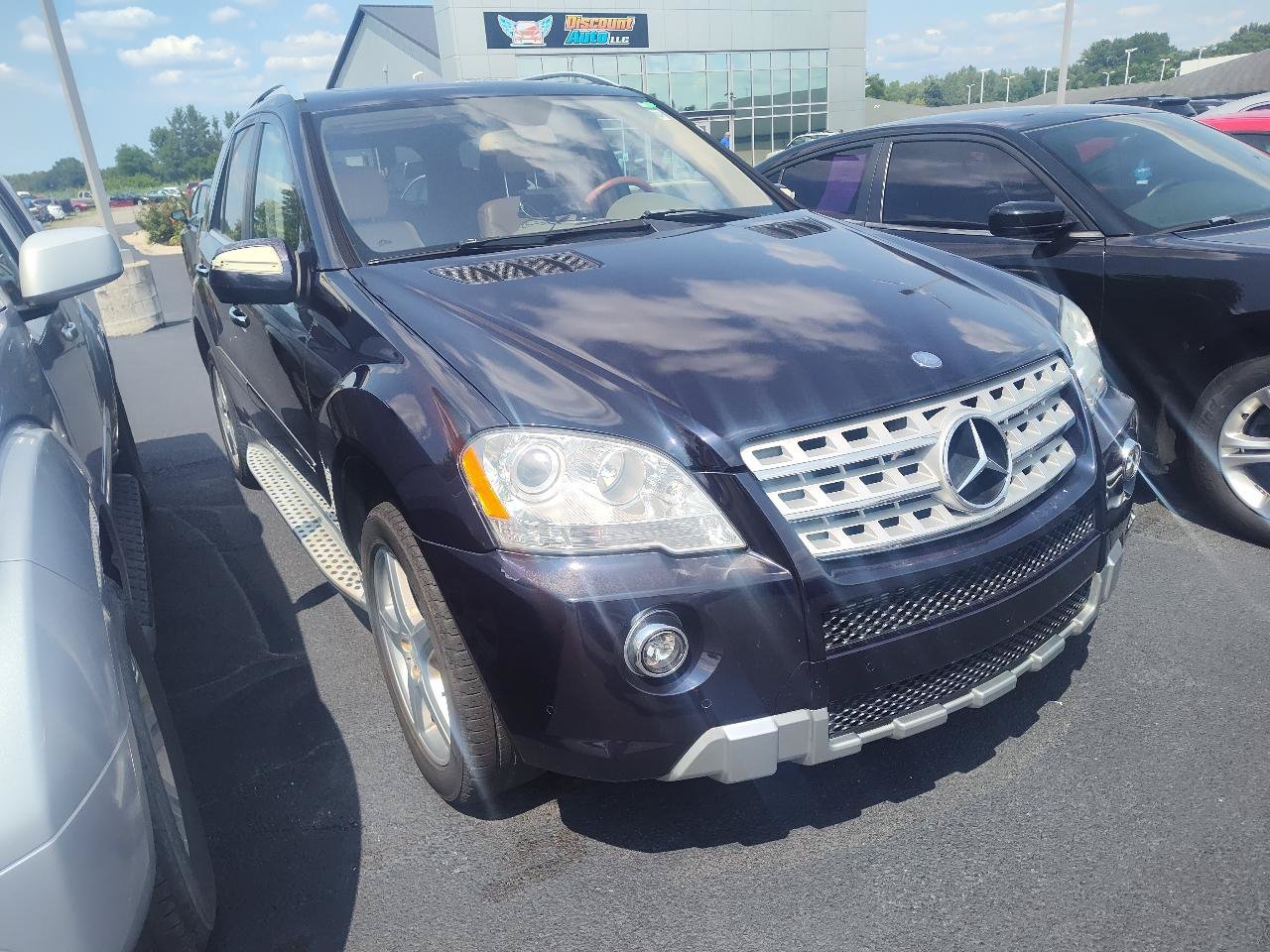 Used 2010 Mercedes-Benz ML 550 4MATIC image 1