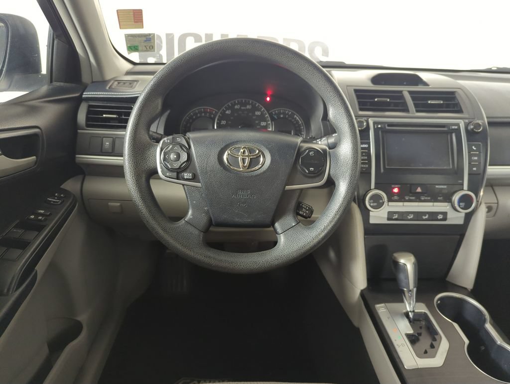 Used 2012 Toyota Camry LE FWD image 11